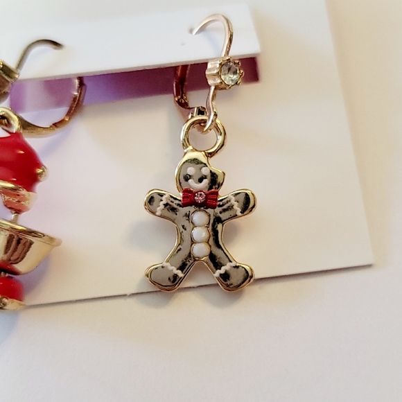 Betsey Johnson mismatched earnings Kitchen Aid mixer & Gingerbread cookie - Picture 3 of 6